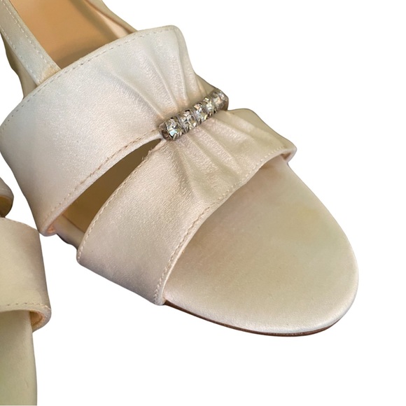 Cole Haan Kitten Heels 9.5 Cream Satin Beaded 4 Inches - Picture 3 of 12